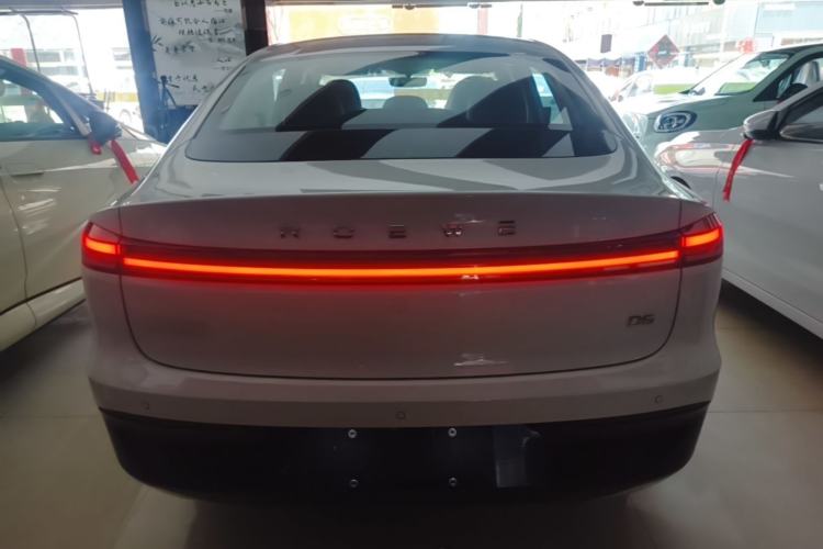 Roewe D6 2025 — 5