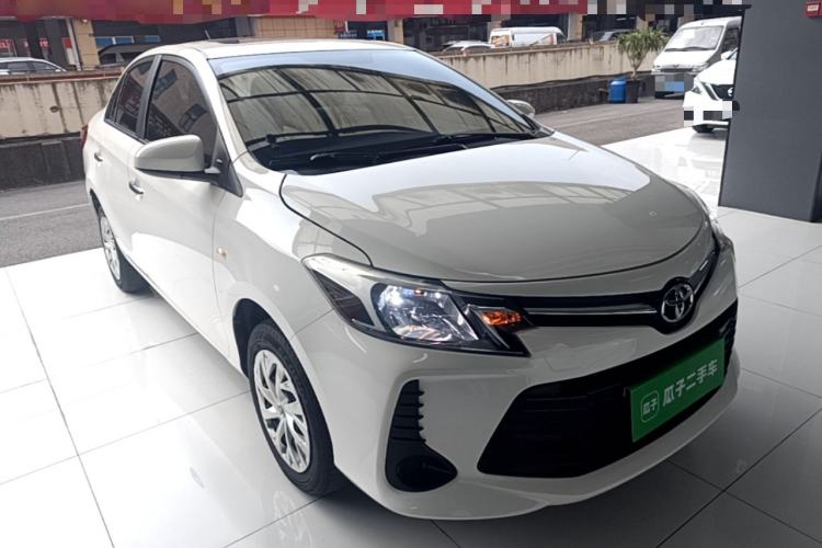 Toyota Yaris 2021 — фото 3