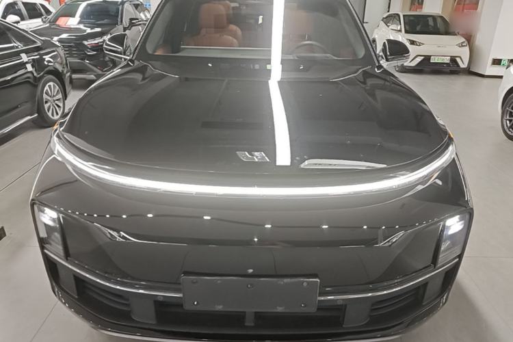 Li Auto L8 2023 — 2