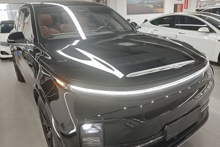 Li Auto L8 2023 — 3