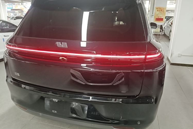 Li Auto L8 2023 — 5