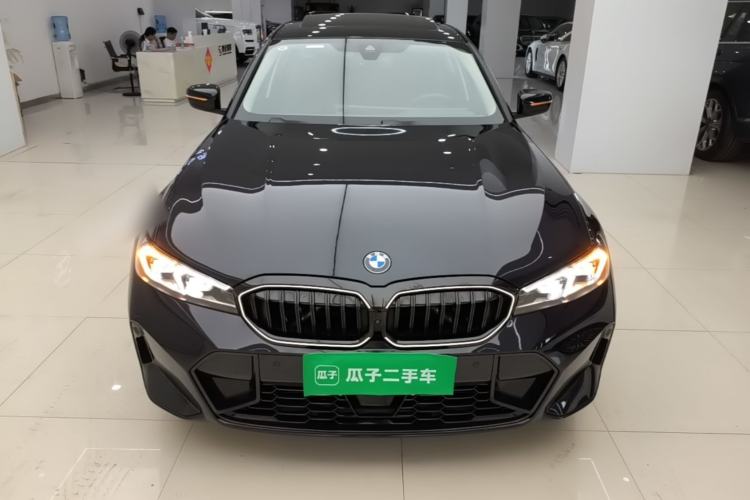 BMW 330Li 2025 — 2