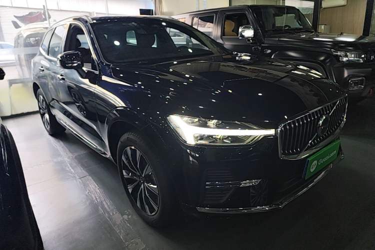 Volvo XC60 2025 — 3
