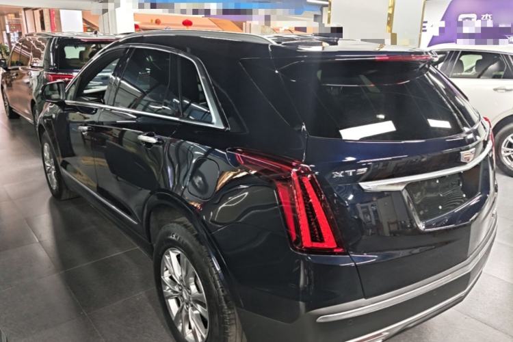 Cadillac XT5 2022 — фото 4