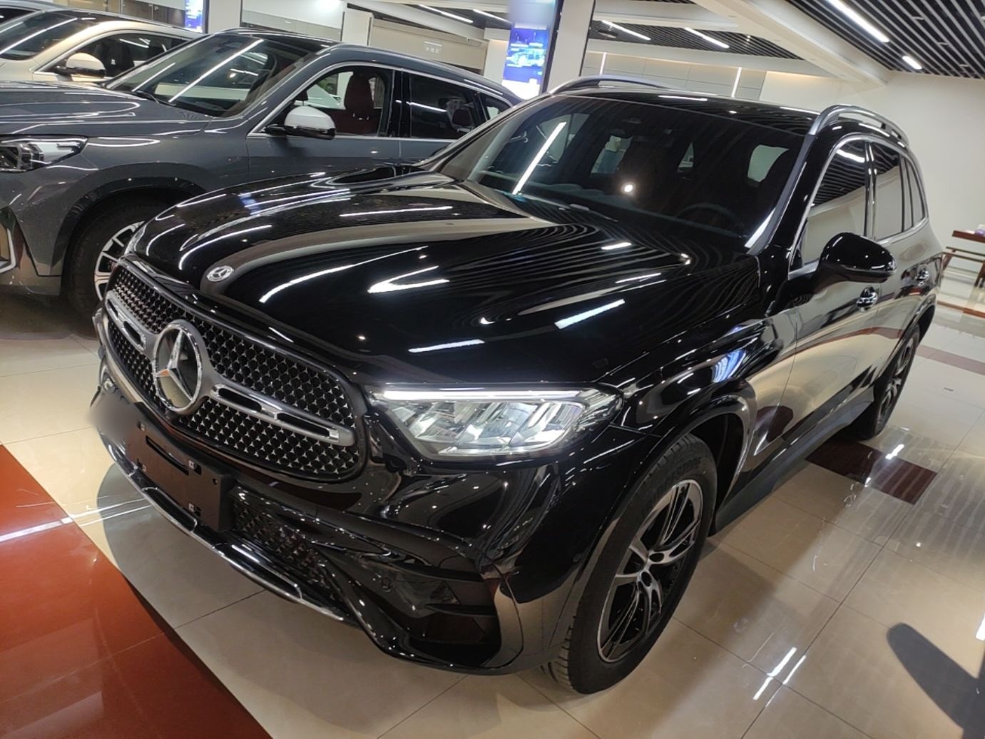 Mercedes-Benz GLC 260 L 2025 — фото 1