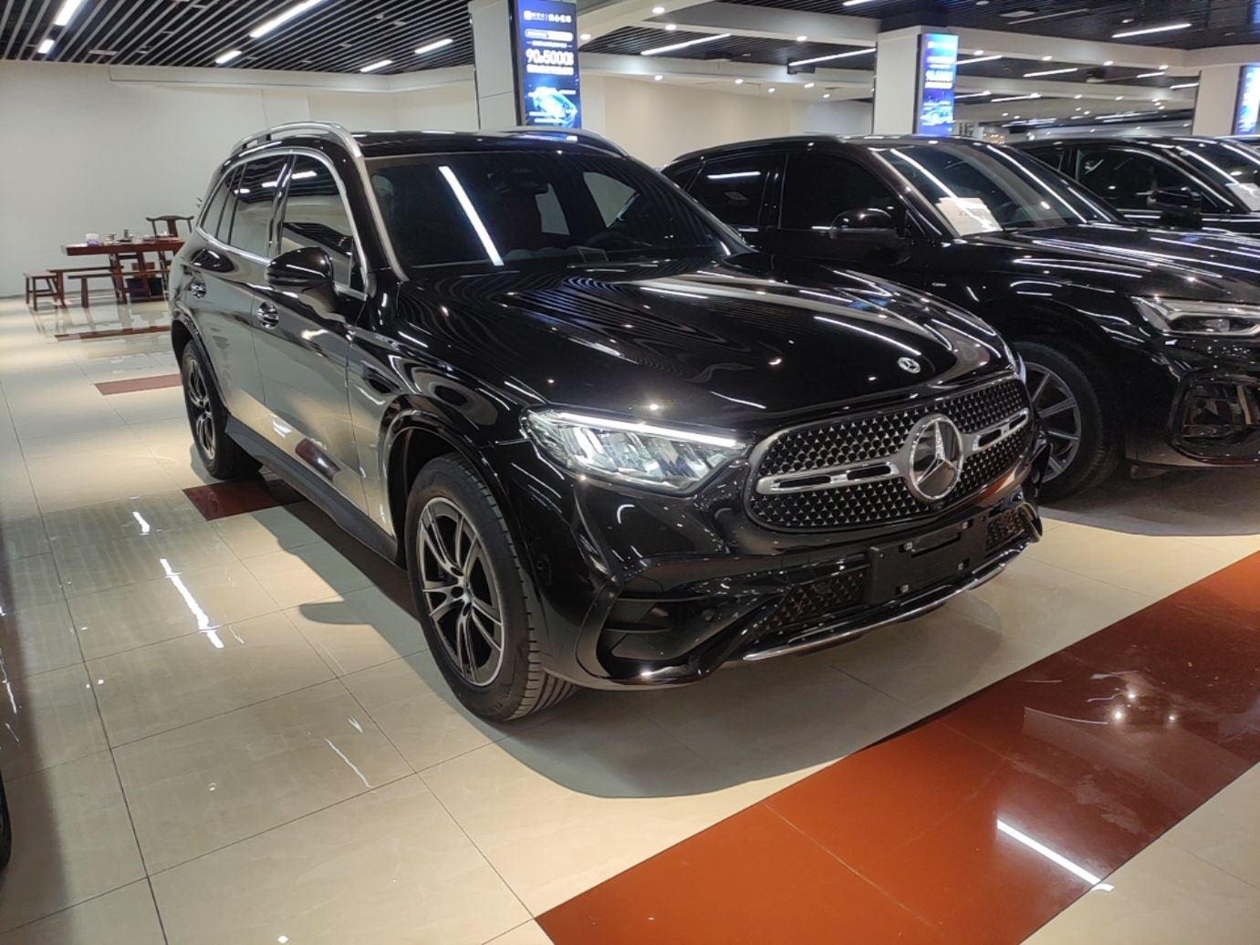 Mercedes-Benz GLC 260 L 2025 — фото 3