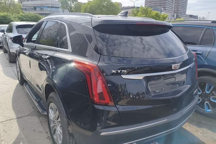 Cadillac XT5 2023 — фото 4
