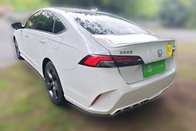 Honda Accord 2025 — 4