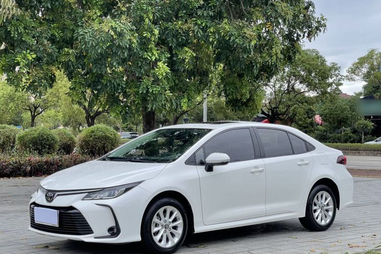 Toyota Corolla 2021 — фото 1