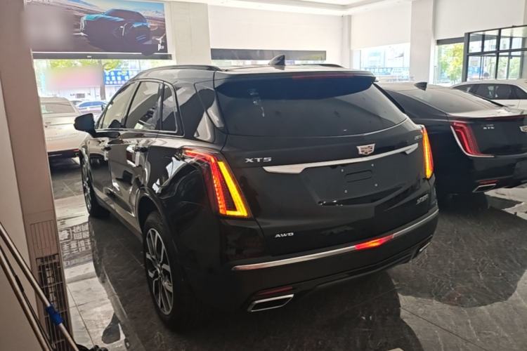 Cadillac XT5 2023 — фото 4