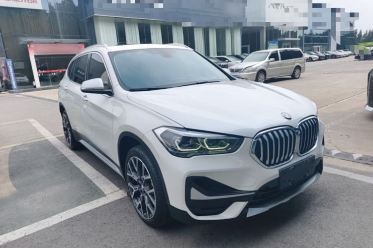 BMW X1 2022 — фото 3