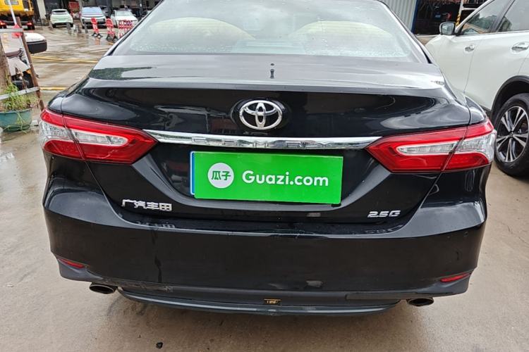 Toyota Camry 2021 — 5