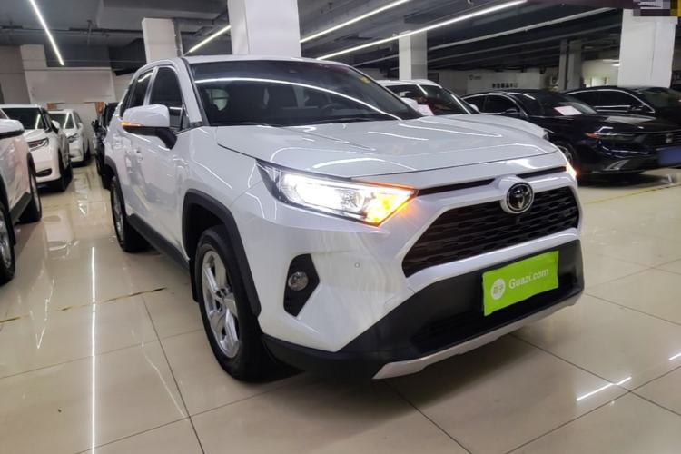 Toyota RAV4 2022 — 3
