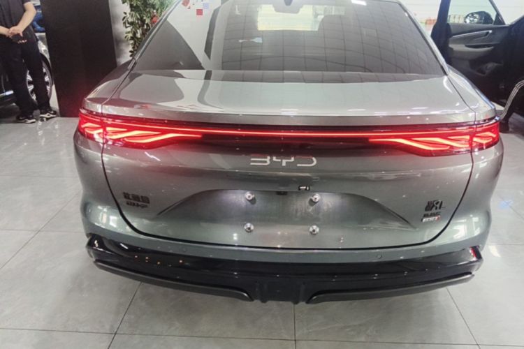 BYD Han L 2025 — 5