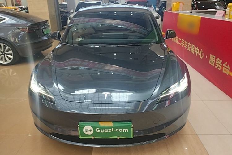 Tesla Model 3 2023 — 2