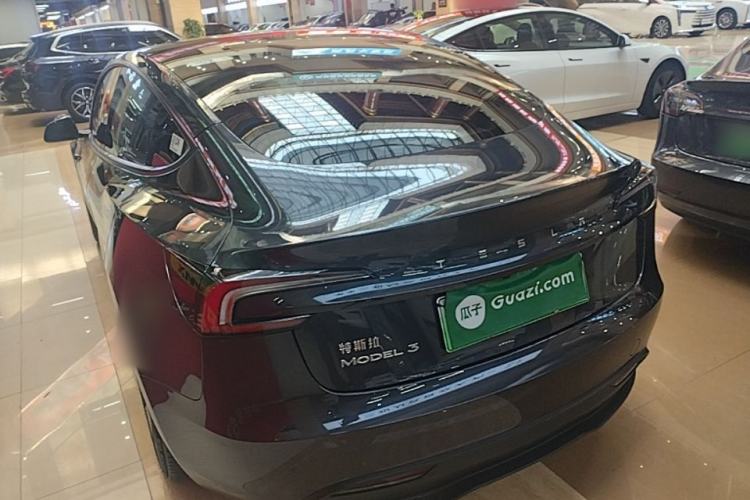 Tesla Model 3 2023 — 4