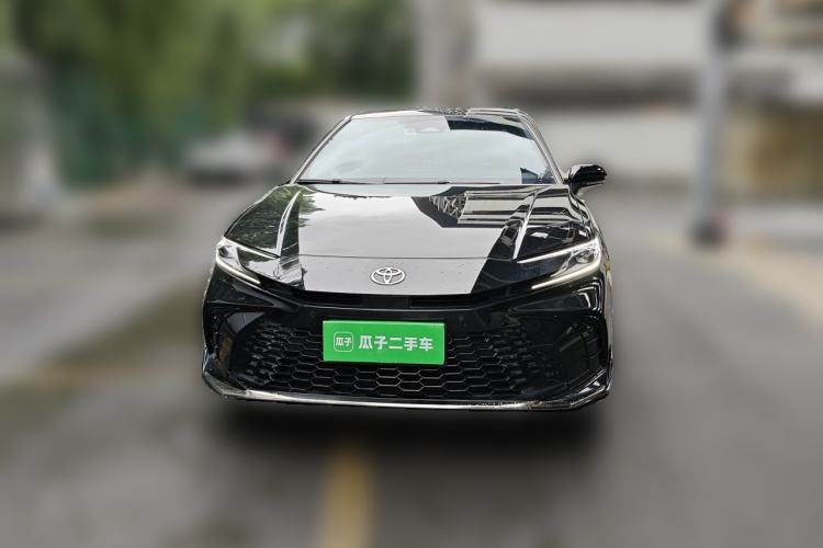 Toyota Camry 2024 — фото 2
