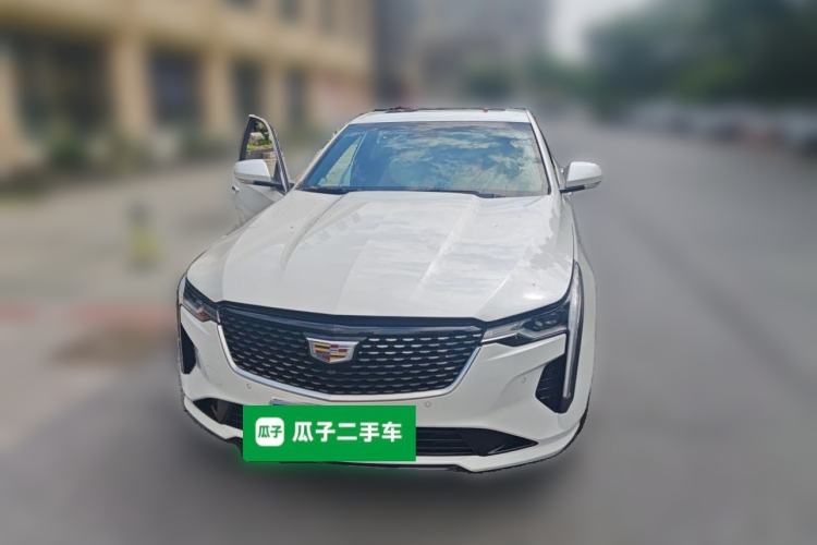 Cadillac CT4 2023 — 2