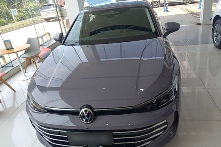 Volkswagen Passat 2025 — 2
