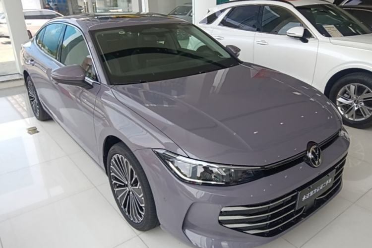 Volkswagen Passat 2025 — 3