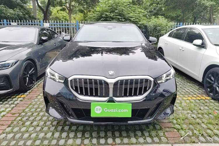 BMW 525Li 2025 — 2