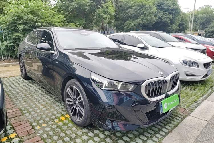 BMW 525Li 2025 — 3