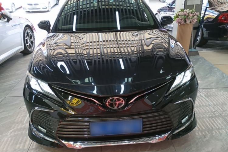 Toyota Camry 2023 — 2