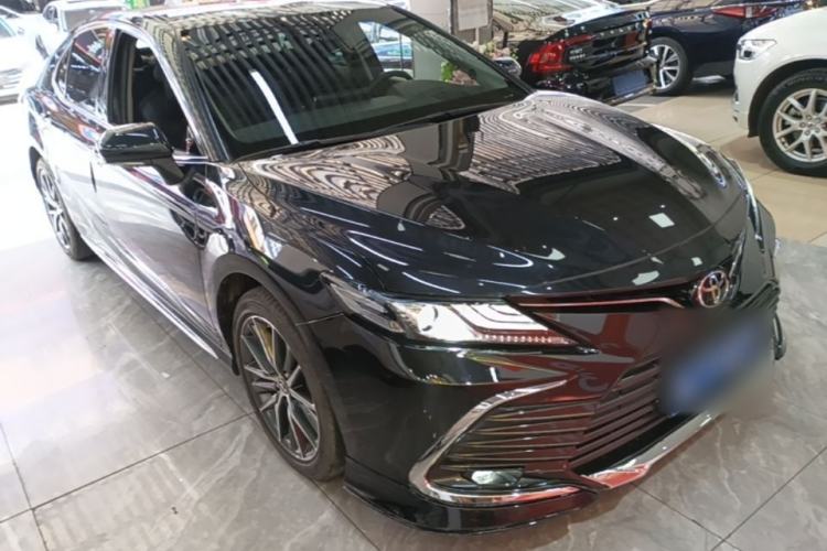 Toyota Camry 2023 — 3