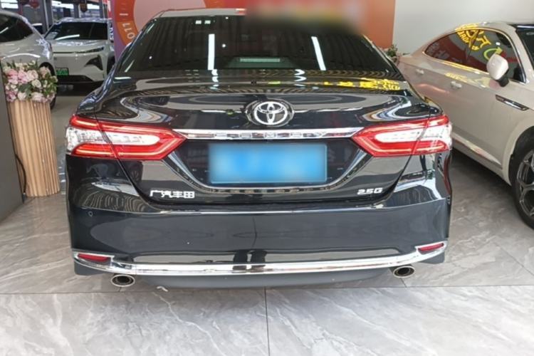 Toyota Camry 2023 — 5