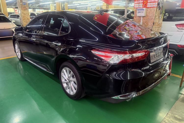 Toyota Camry 2023 — 5