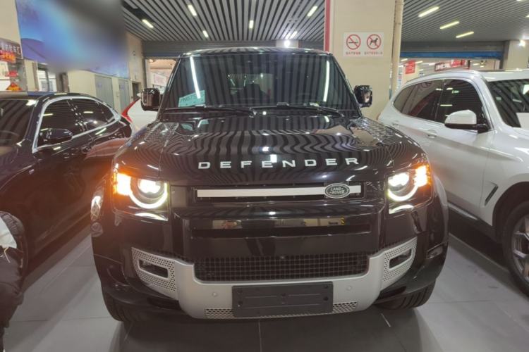 Land Rover Defender 2024 — 2