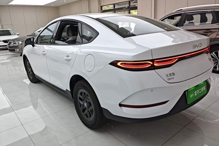 BYD Qin Plus 2025 — фото 4