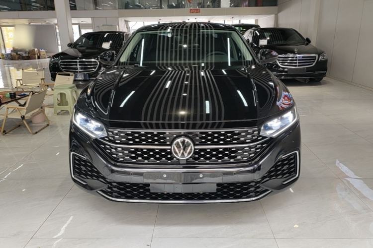 Volkswagen Passat 2025 — 2