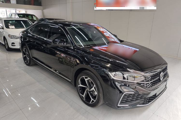 Volkswagen Passat 2025 — 3