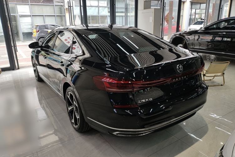 Volkswagen Passat 2025 — 4