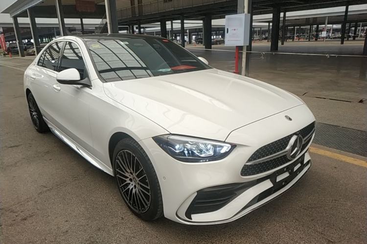 Mercedes-Benz C 260 L 2024 — 3