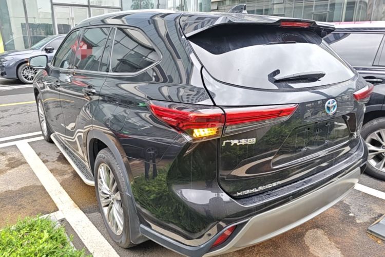 Toyota Highlander 2023 — 4