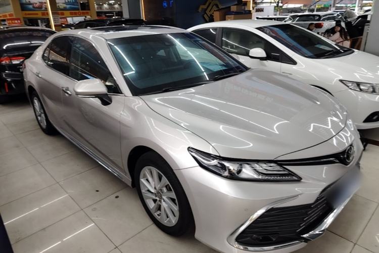 Toyota Camry 2023 — 3