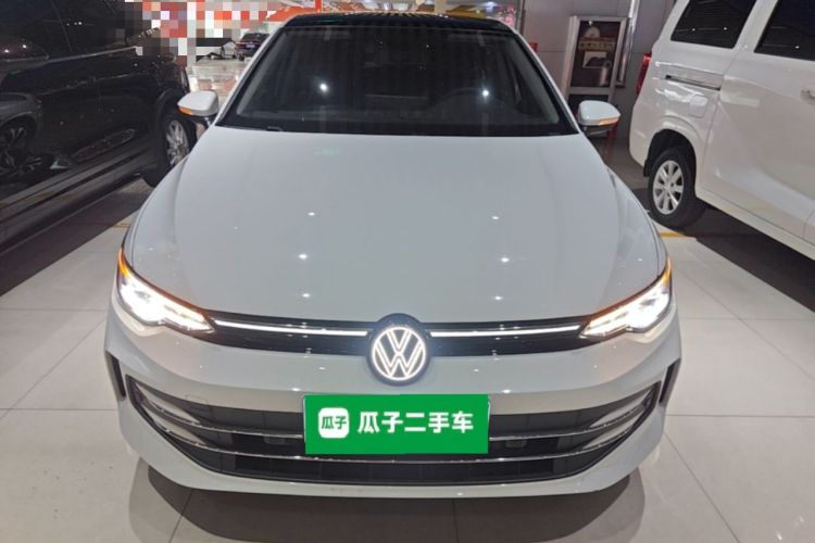 Volkswagen Golf 2025 — 2