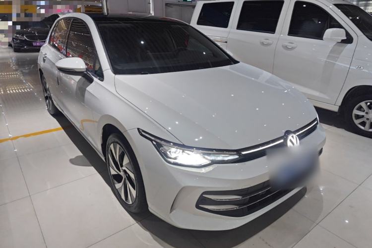 Volkswagen Golf 2025 — 3