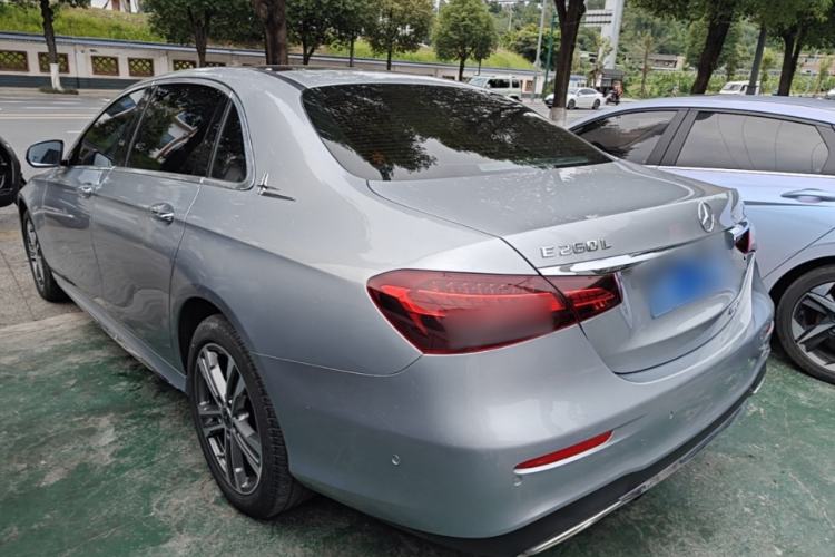 Mercedes-Benz E 260 L 2022 — 4