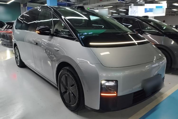 Li Auto MEGA 2024 — фото 3