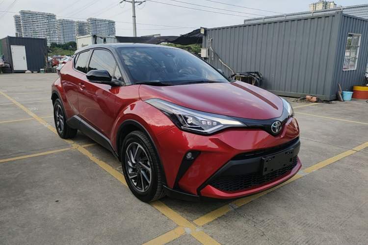 Toyota C-HR 2023 — фото 3