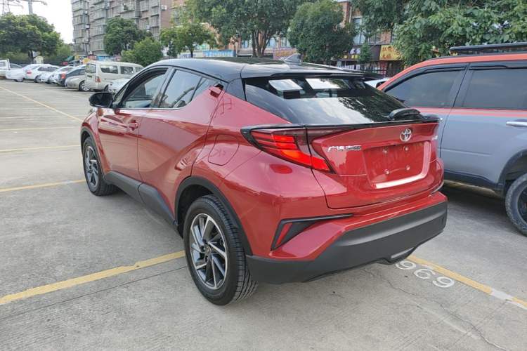 Toyota C-HR 2023 — фото 4