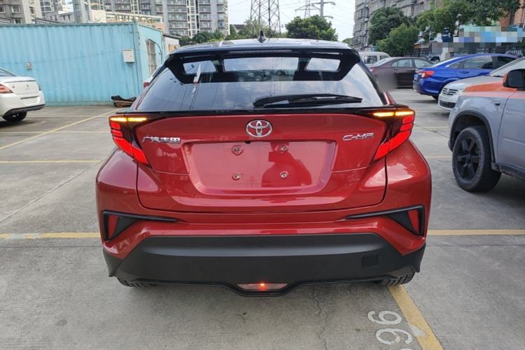 Toyota C-HR 2023 — фото 5