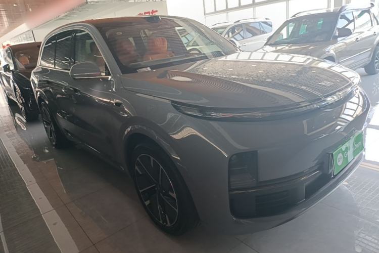 Li Auto L8 2025 — 3
