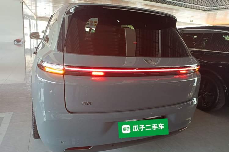 Li Auto L8 2025 — 5