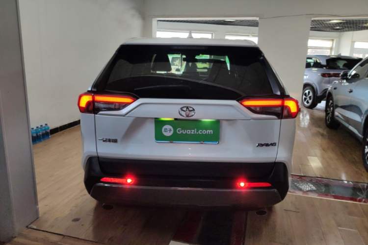 Toyota RAV4 2022 — 5