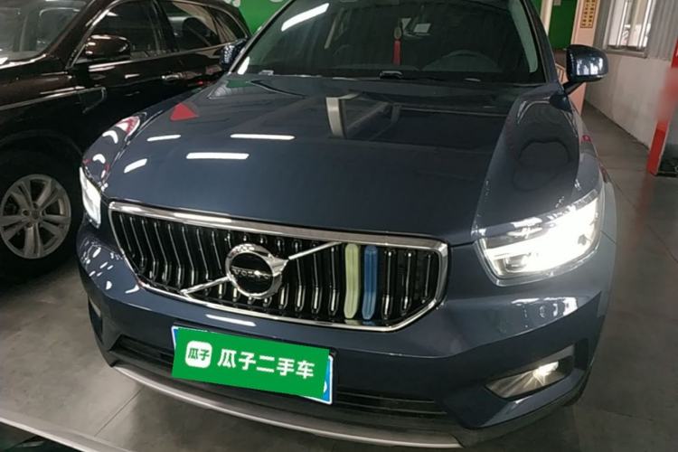 Volvo XC40 2021 — фото 2