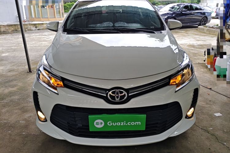 Toyota Yaris 2022 — фото 2